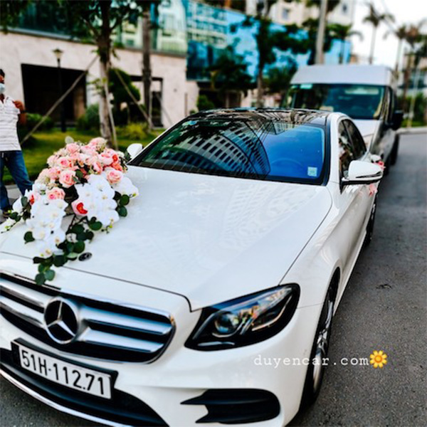 Thuê xe cưới Mercedes E350