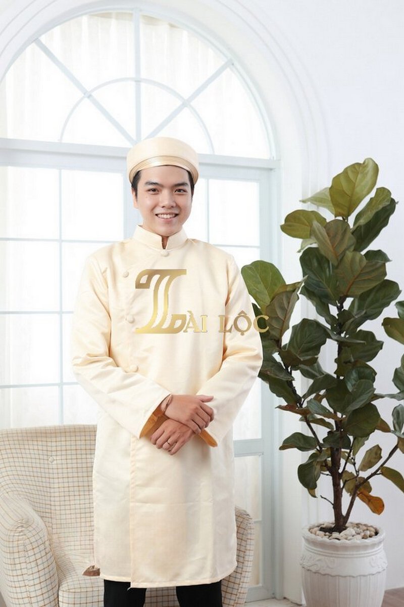 Áo dài bưng mâm quả nam màu vàng