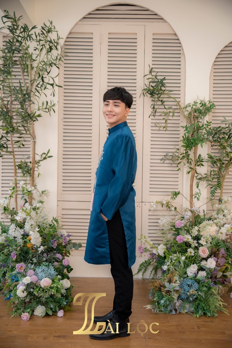 Áo Dài Đám Cưới Chú Rể Xanh Hoa Vòng Chữ Hỷ Đẹp